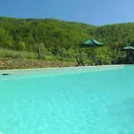 In Umbria With Pool بيت للعطل
