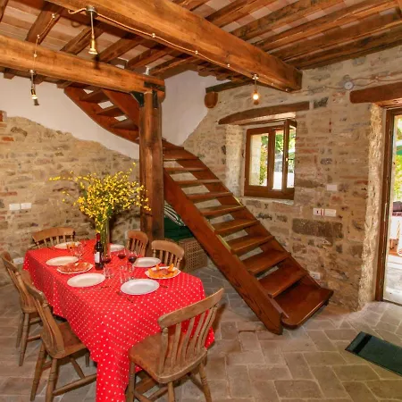 Hébergement de vacances In Umbria With Pool *